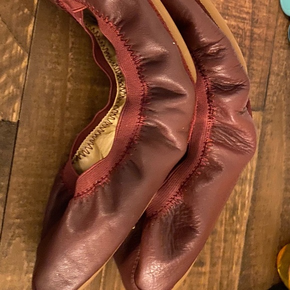 Ballet type flat.